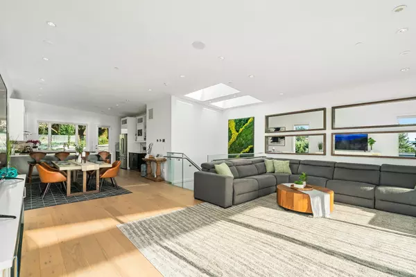 White Rock, BC V4B 1X3,14857 Buena Vista AVE