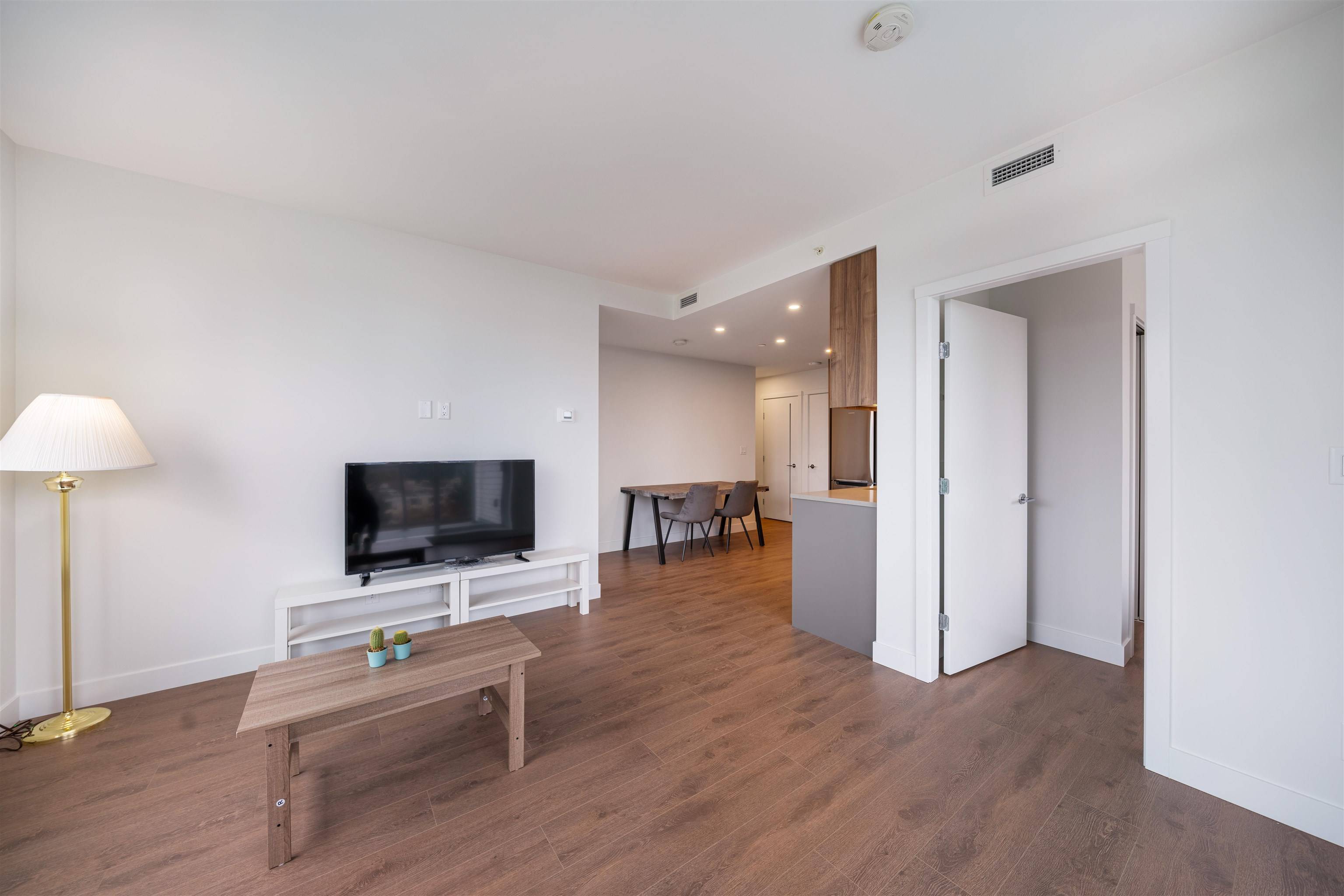 Surrey, BC V3T 0S4,13359 Old Yale RD #402