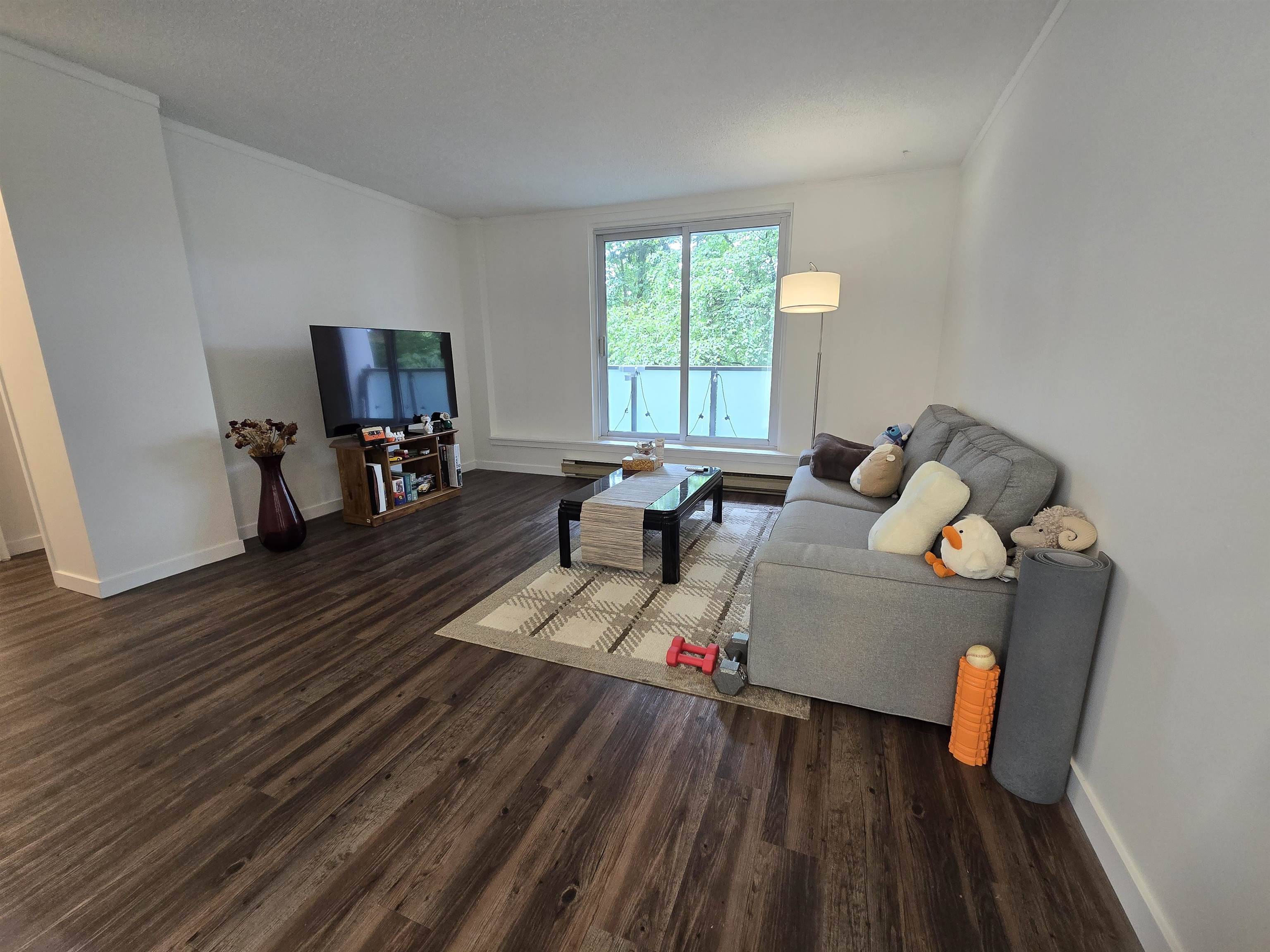 9541 Erickson DR #305, Burnaby, BC V3J 7N8