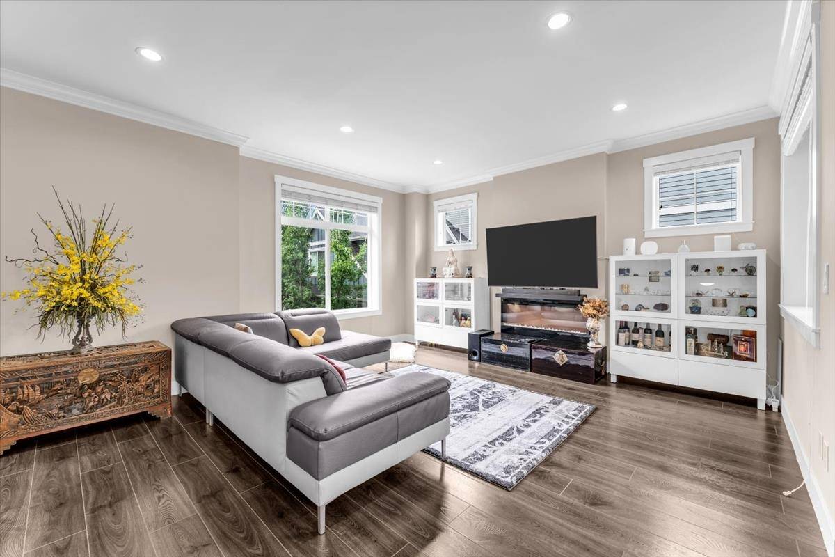 Richmond, BC V6Y 1K8,9733 Blundell RD #8