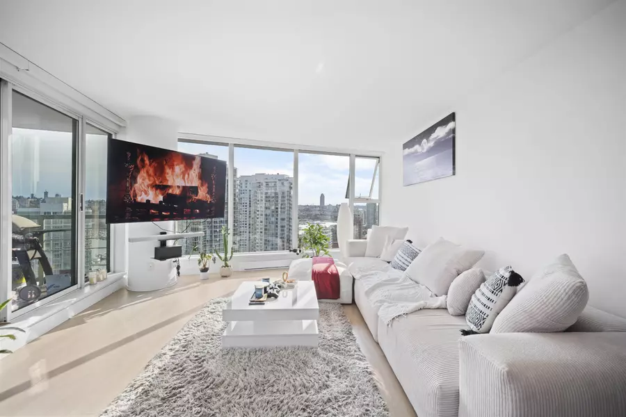 1008 Cambie ST #2906, Vancouver, BC V7M 2Z4