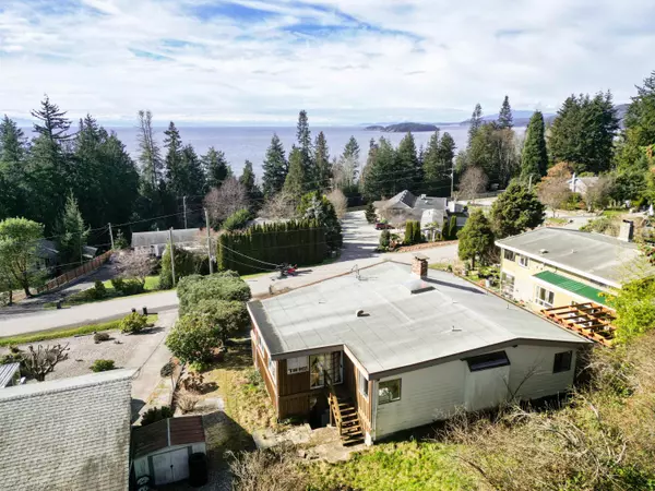 Sechelt, BC V0N 3A2,4934 Geer RD