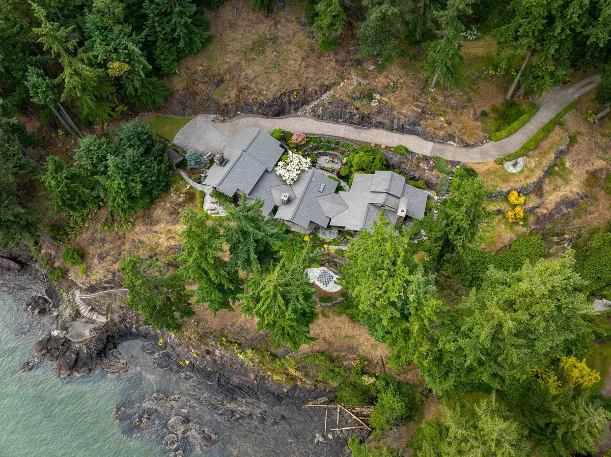 Bowen Island, BC V0N 1G2,1299 Fairweather RD