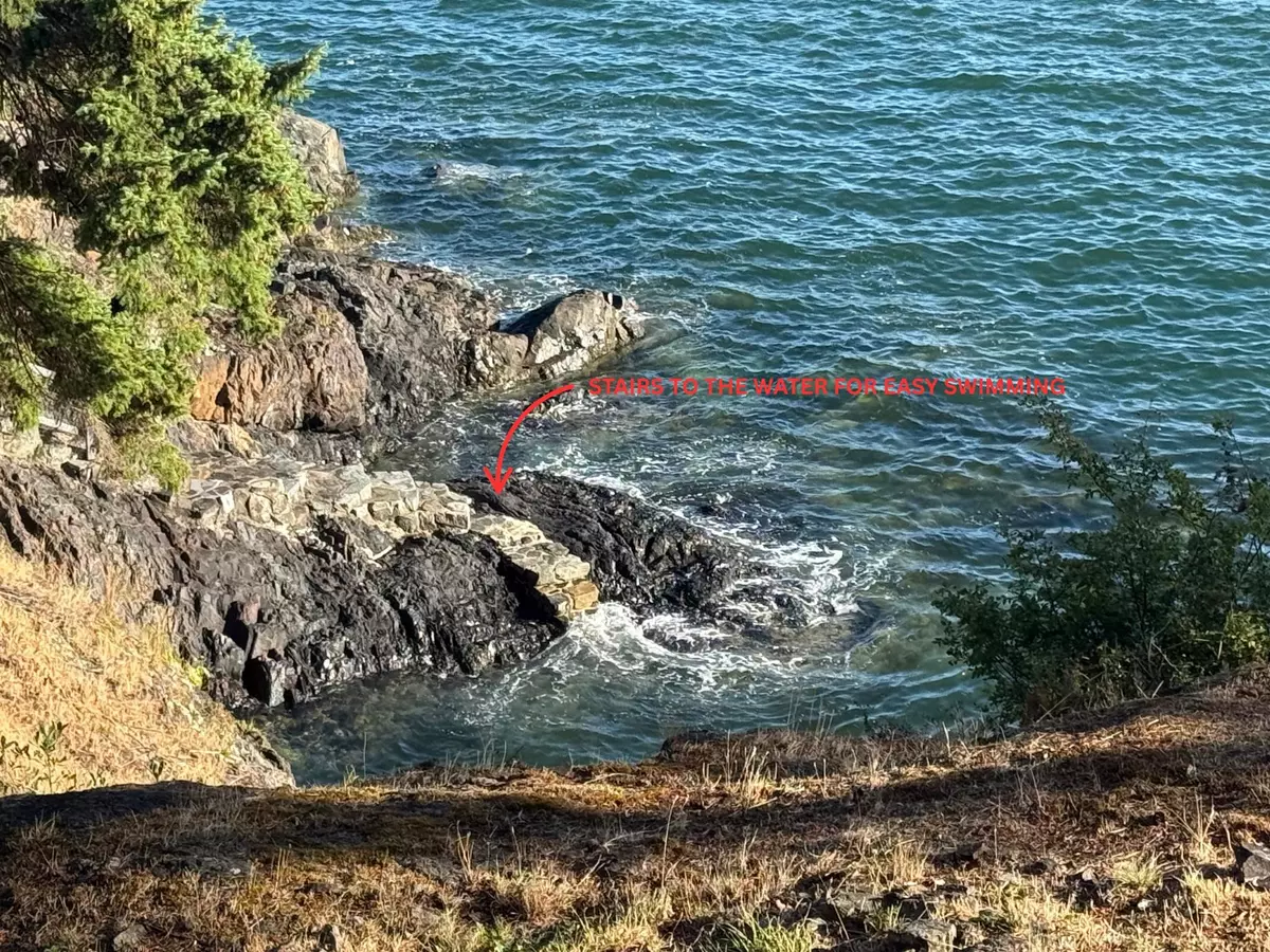 Bowen Island, BC V0N 1G2,1299 Fairweather RD