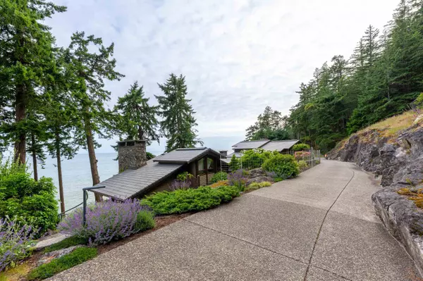 Bowen Island, BC V0N 1G2,1299 Fairweather RD