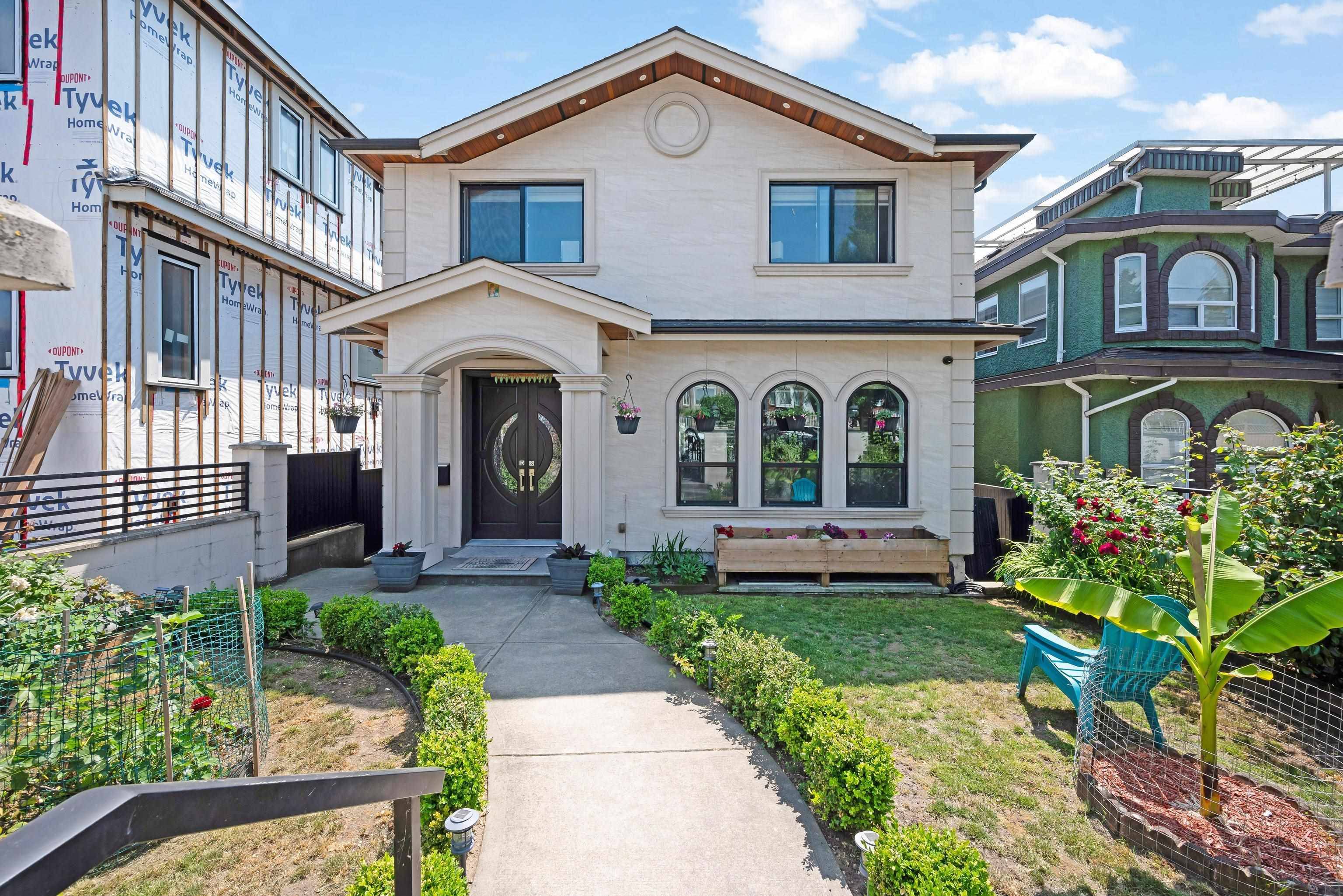 Vancouver, BC V5X 2P4,242 E 65th AVE