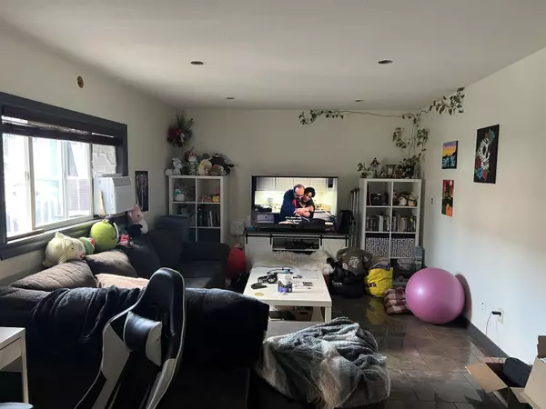 Surrey, BC V3V 3N8,12473 114 AVE