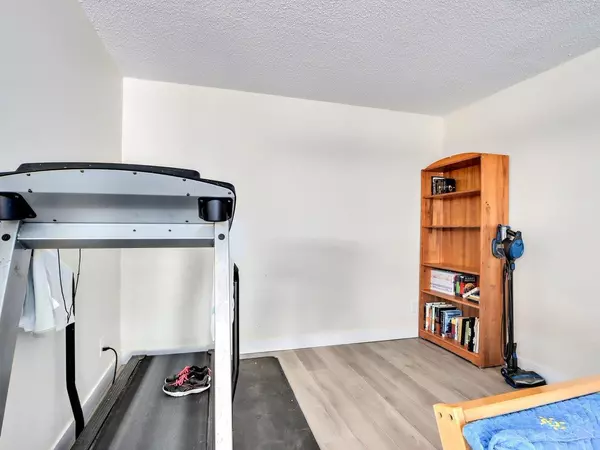 Burnaby, BC V5A 3Z5,9151 Forest Grove DR #3