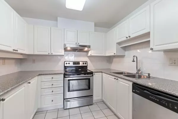 White Rock, BC V4B 3Z9,1378 George ST #301