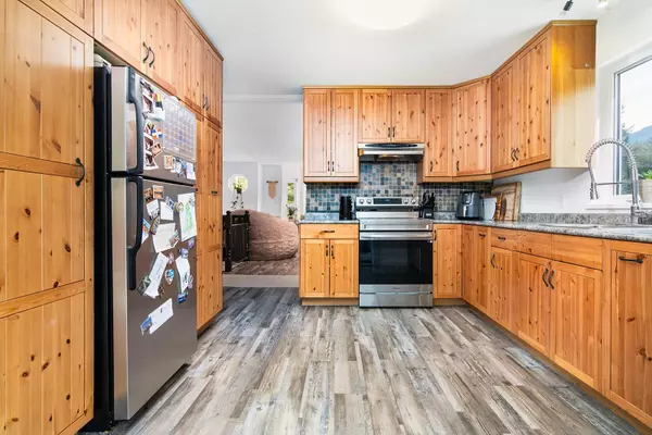 7403 Harrow RD Pemberton, BC V0N 2L0