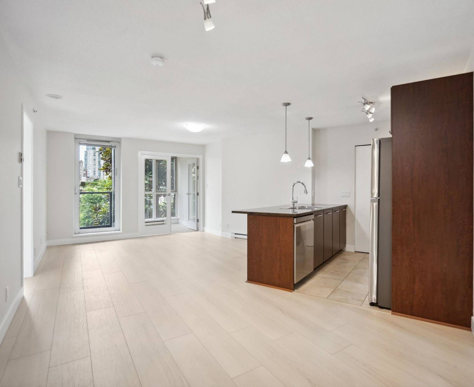 Vancouver, BC V6B 1K3,1199 Seymour ST #203