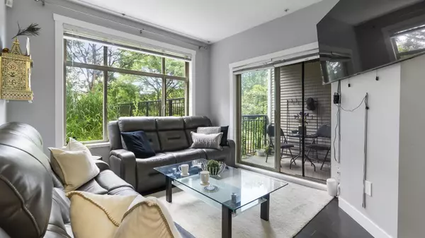 Surrey, BC V3T 0B5,13555 Gateway DR #110