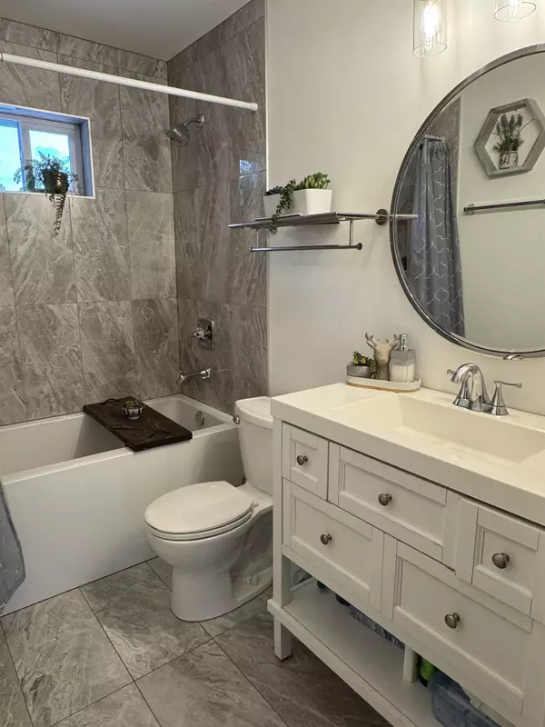 9957 Dewdney Trunk RD Mission, BC V4S 1K8