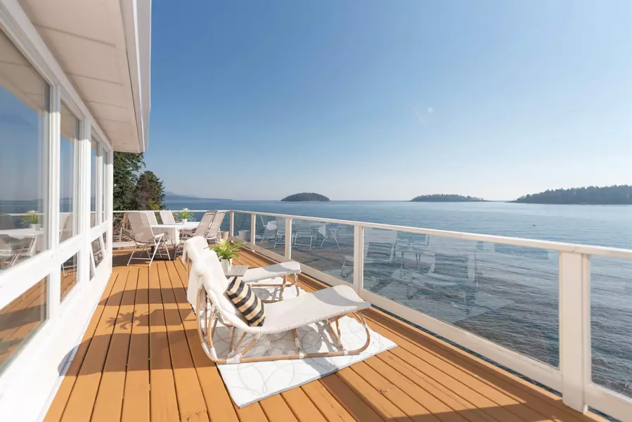 6655 Sunshine Coast HWY, Sechelt, BC V7Z 0M9