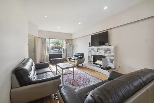 Vancouver, BC V5K 3X7,620 Slocan ST