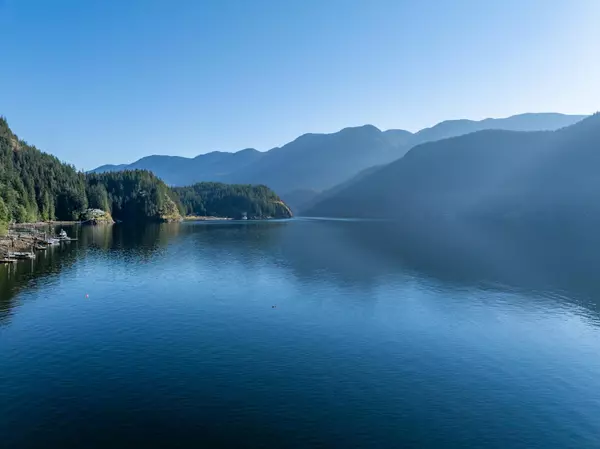 316 Sasamat LN North Vancouver, BC N0N 0N0