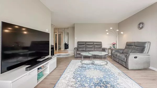 West Vancouver, BC V7T 2N8,555 13th ST #605