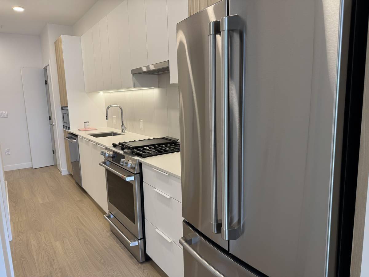 Vancouver, BC V5N 0K1,2450 Garden DR #1FL