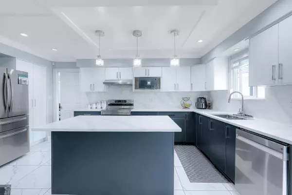 Surrey, BC V3W 0K7,7595 122a ST