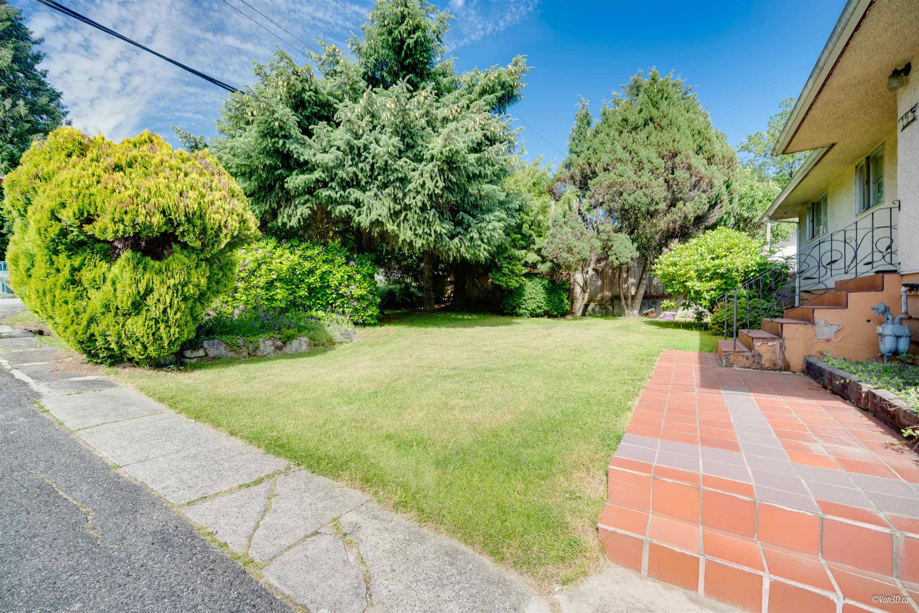 Coquitlam, BC V3K 2J5,762 Edgar AVE