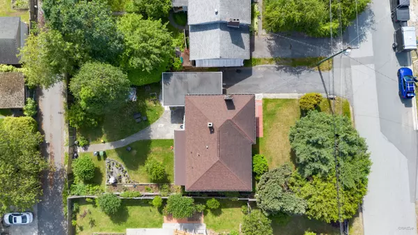 Coquitlam, BC V3K 2J5,762 Edgar AVE