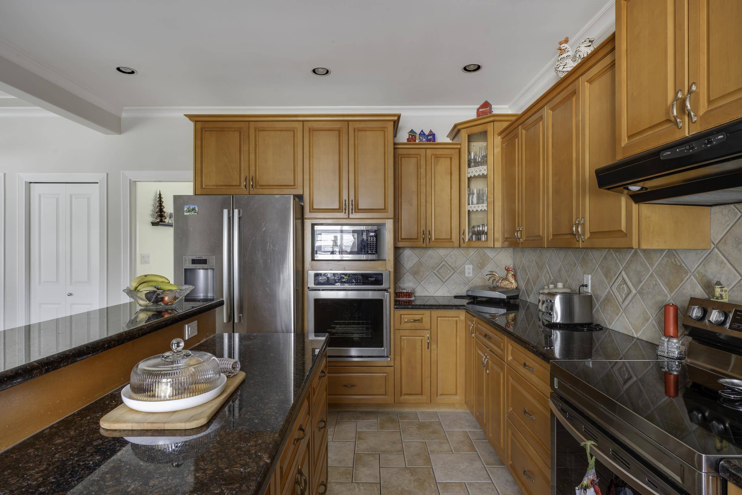 Burnaby, BC V5C 3P1,4265 Grant ST