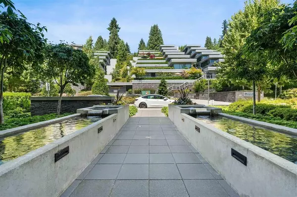 West Vancouver, BC V7T 0B2,866 Arthur Erickson PL #200