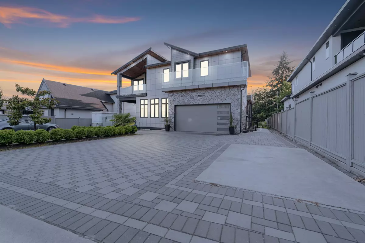 Surrey, BC V3S 1E1,5538 184 ST
