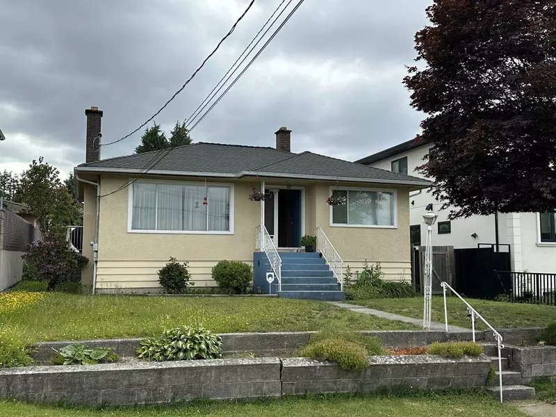 5529 Booth AVE, Burnaby, BC V5H 3A5