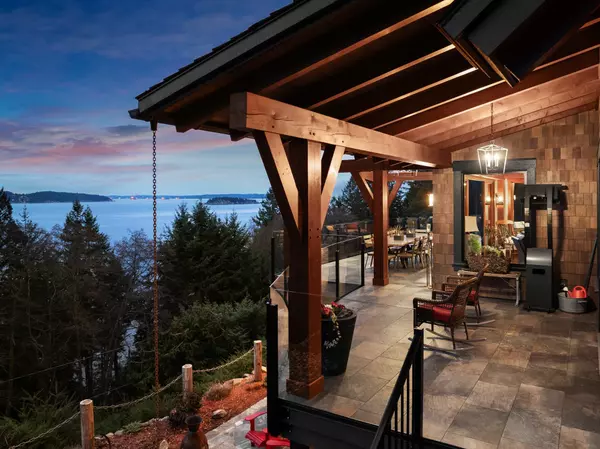 Bowen Island, BC V0N 1G1,800 Taylor RD