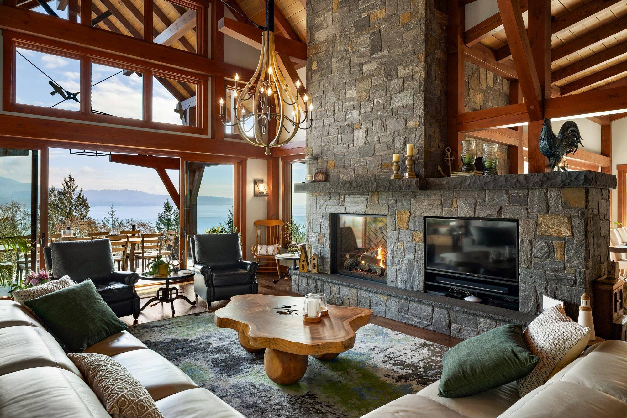 800 Taylor RD Bowen Island, BC V0N 1G1