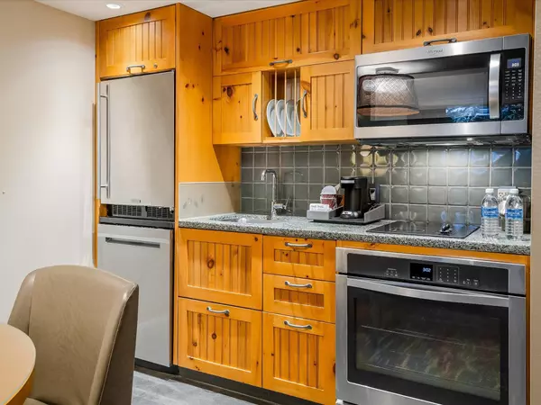 Whistler, BC V8E 1J3,4090 Whistler WAY #769