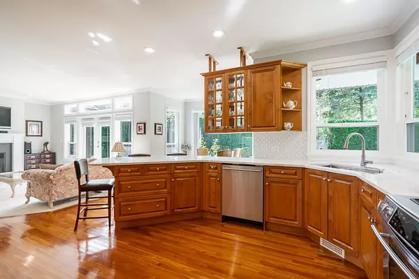 Surrey, BC V4A 9V1,2278 137 ST