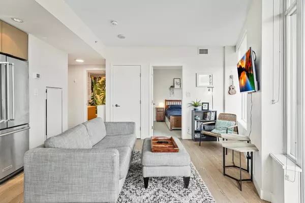 Vancouver, BC V6A 0G1,161 E 1st AVE #803