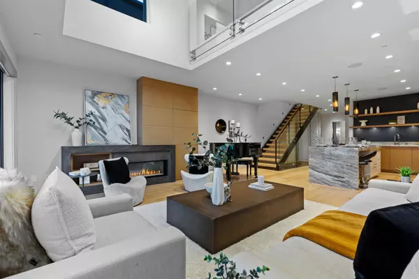 White Rock, BC V4A 0A9,14559 Marine DR