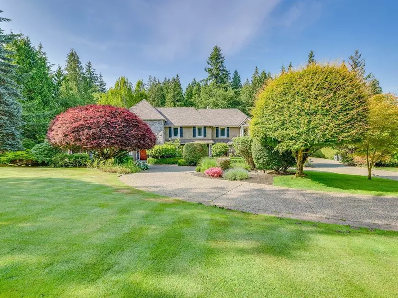 13315 25 AVE, Surrey, BC V4P 1Y6