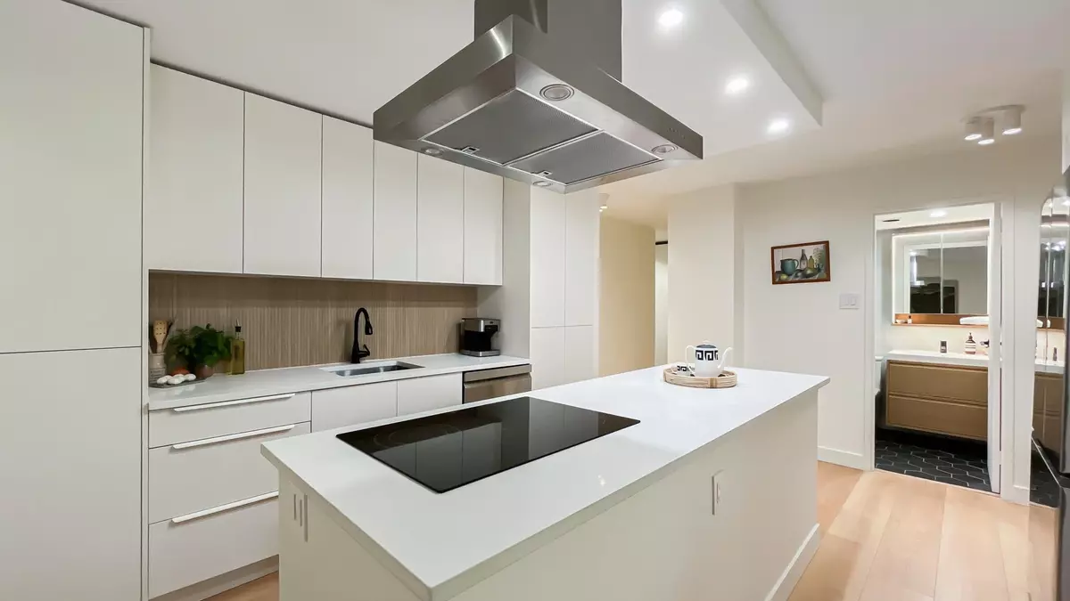 North Vancouver, BC V7P 3E6,2016 Fullerton AVE #102