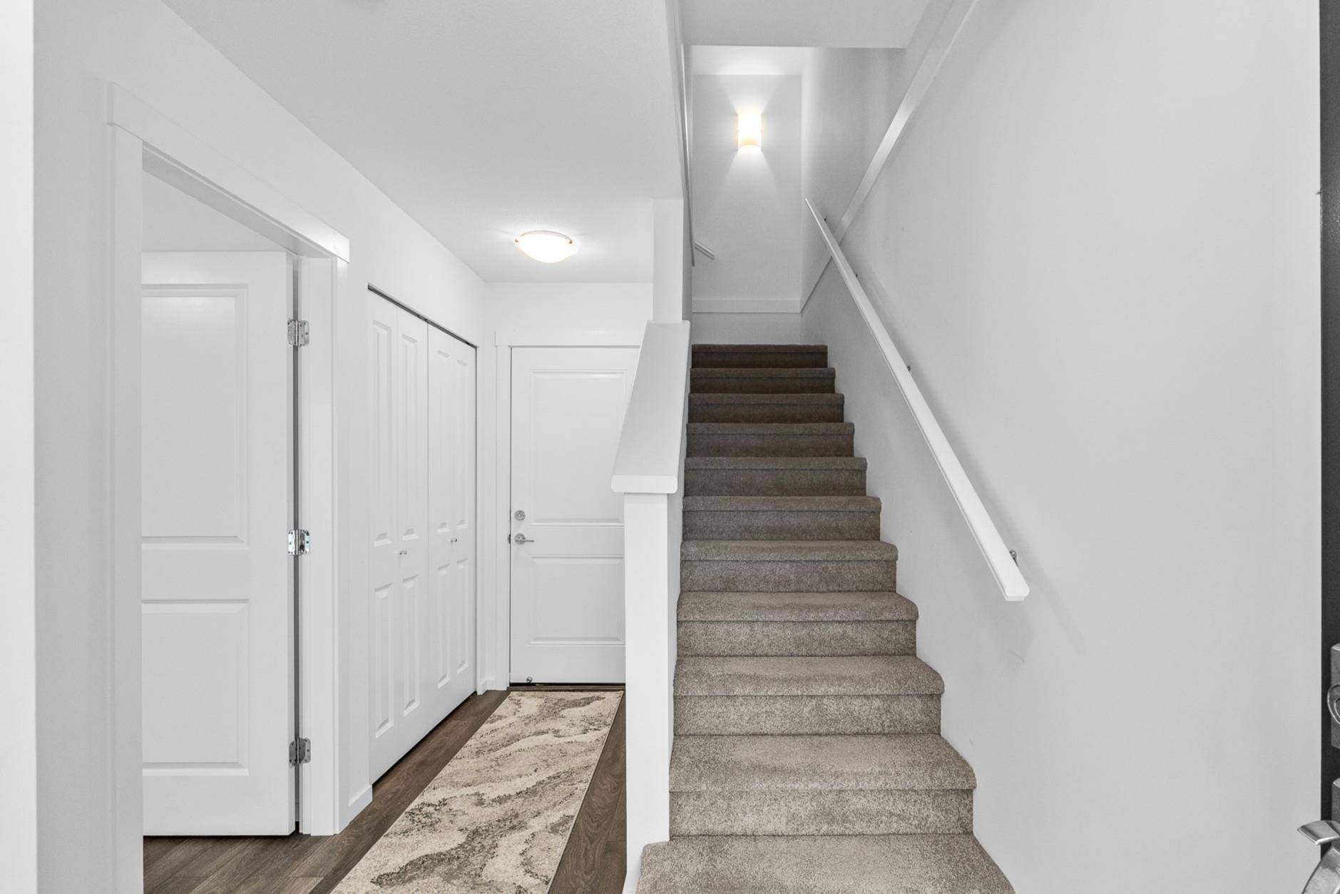 Surrey, BC V4N 6W2,15850 85 AVE #111