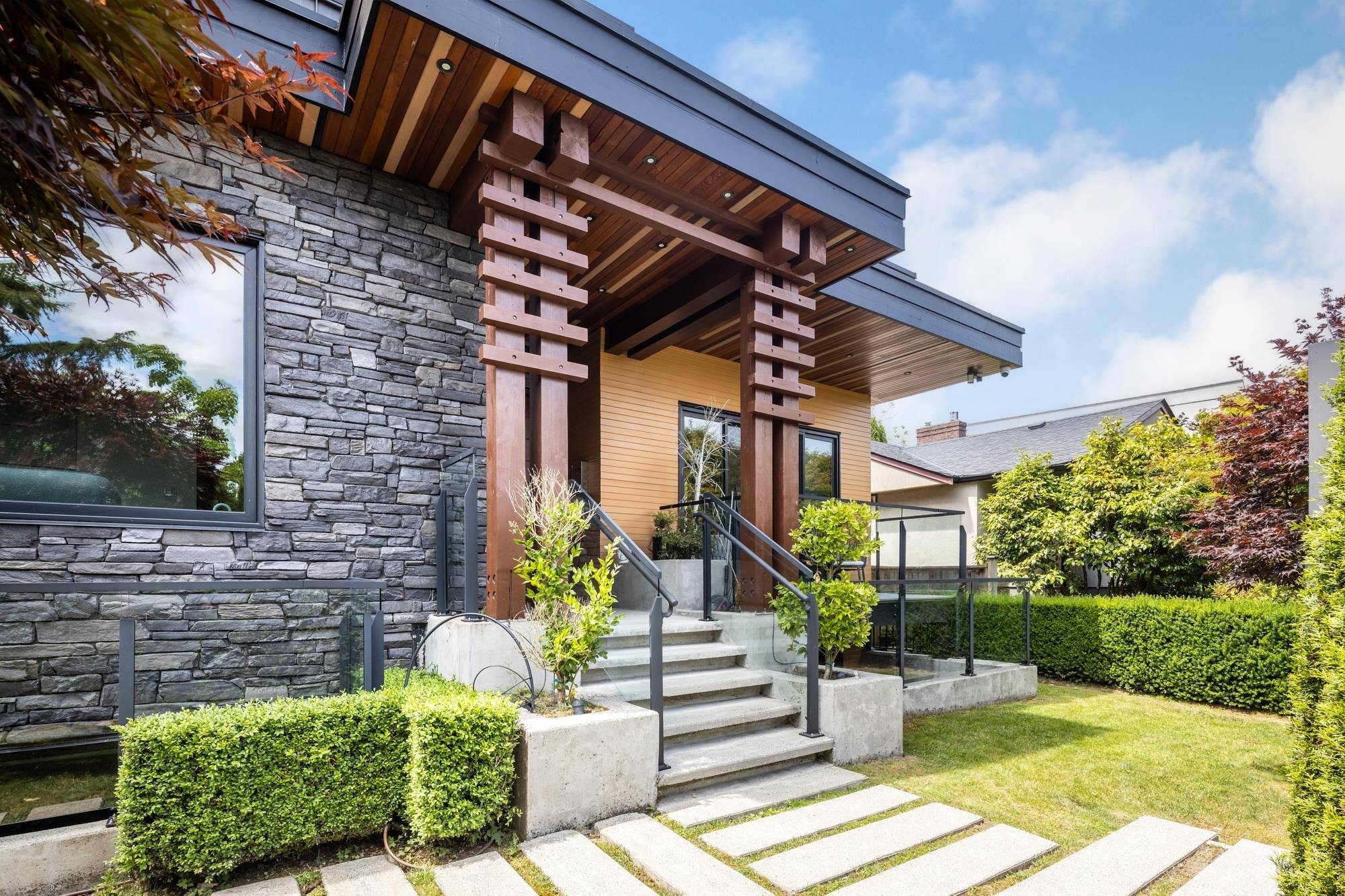 Vancouver, BC V6L 2T6,3521 Puget DR