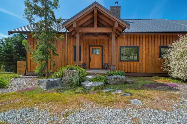 2247 Pixton RD Roberts Creek, BC V0N 2W5