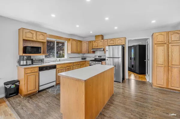 Surrey, BC V4N 3C7,9416 163a ST