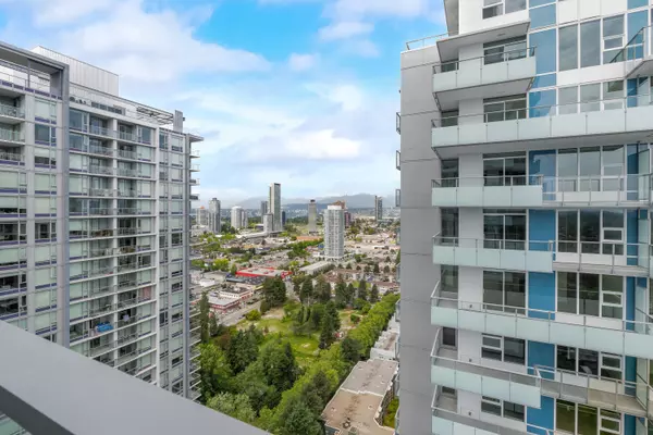 13768 100 AVE #3302 Surrey, BC V3T 0V2