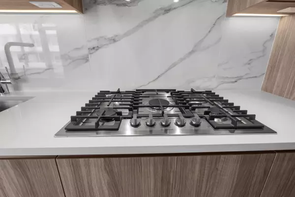 13768 100 AVE #3302 Surrey, BC V3T 0V2