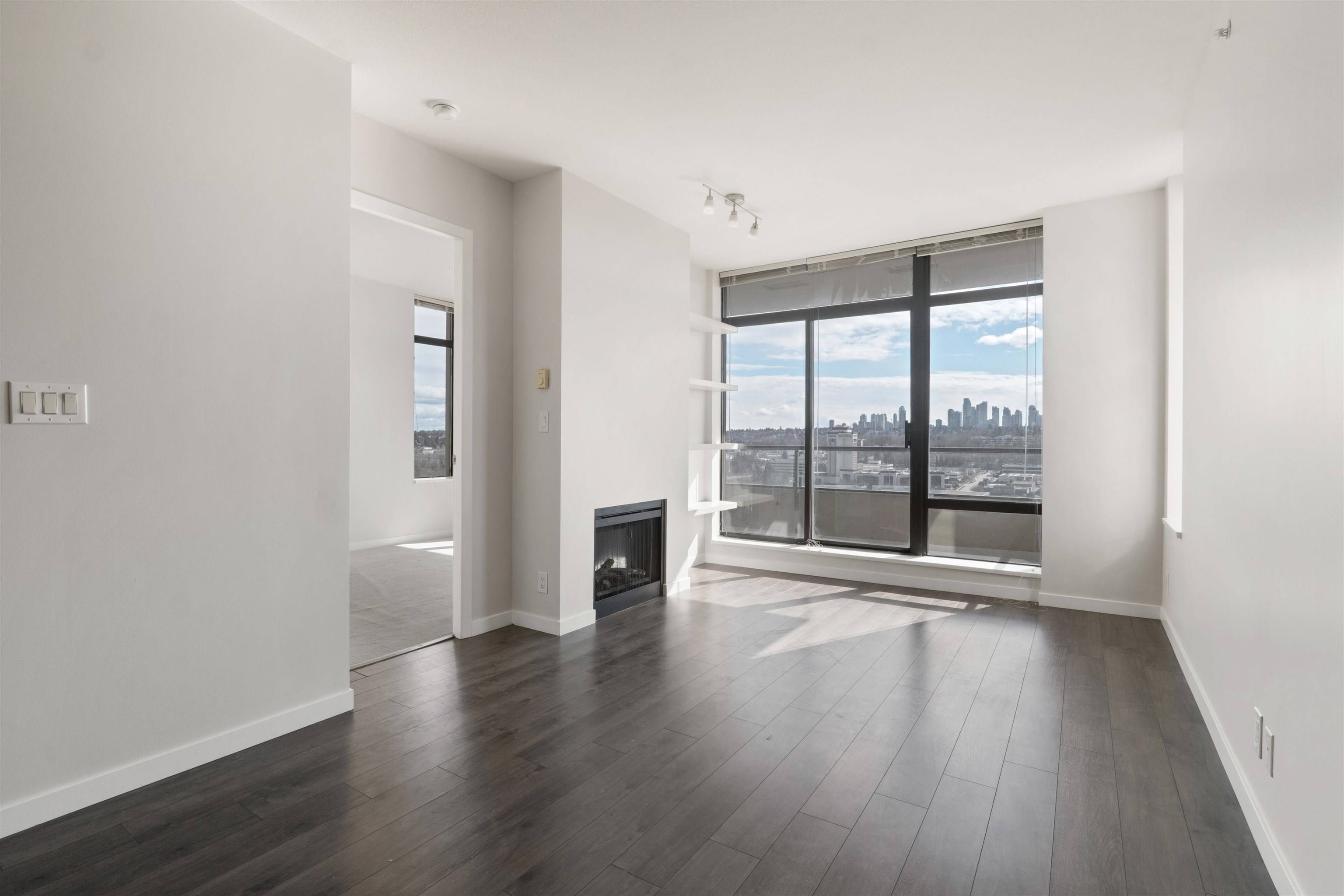 Burnaby, BC V5C 0B3,2355 Madison AVE #1902