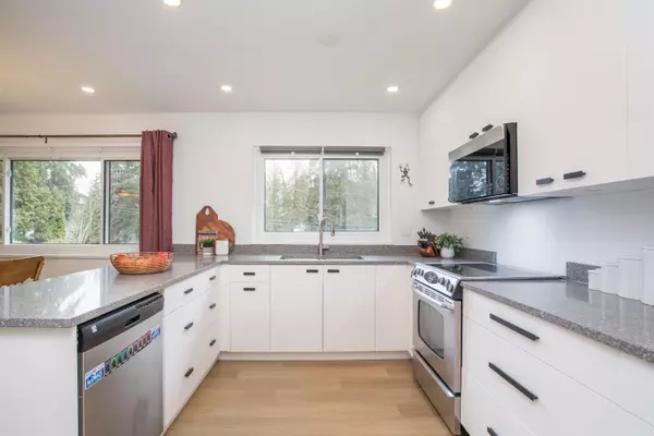 North Vancouver, BC V7J 2M6,1671 Mountain HWY