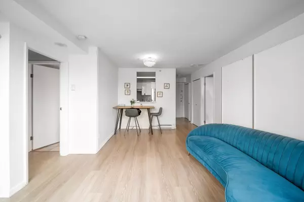 Vancouver, BC V6Z 1B1,811 Helmcken ST #1604