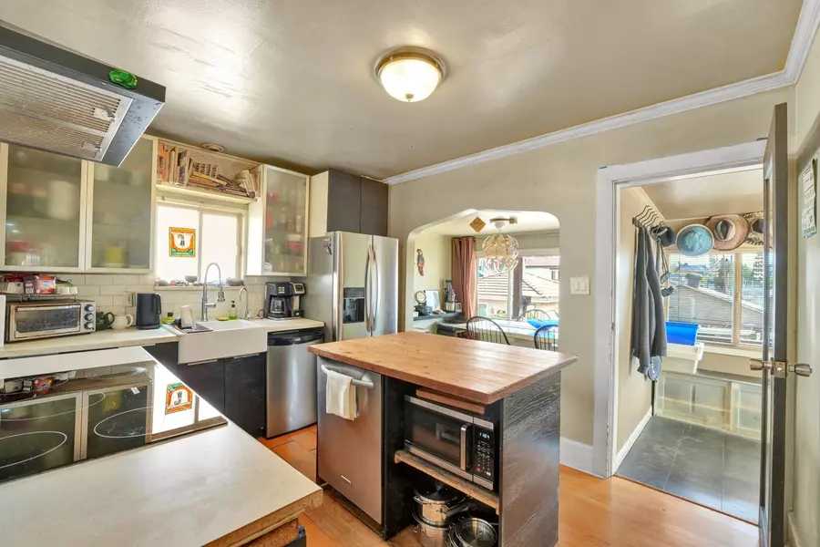 2150 Nanaimo ST, Vancouver, BC V5N 5C7