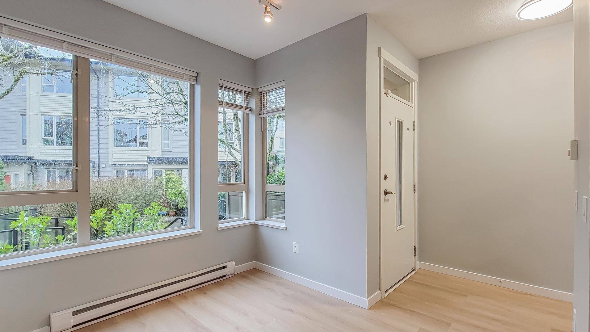 9229 University CRES #130, Burnaby, BC V5A 4Z2