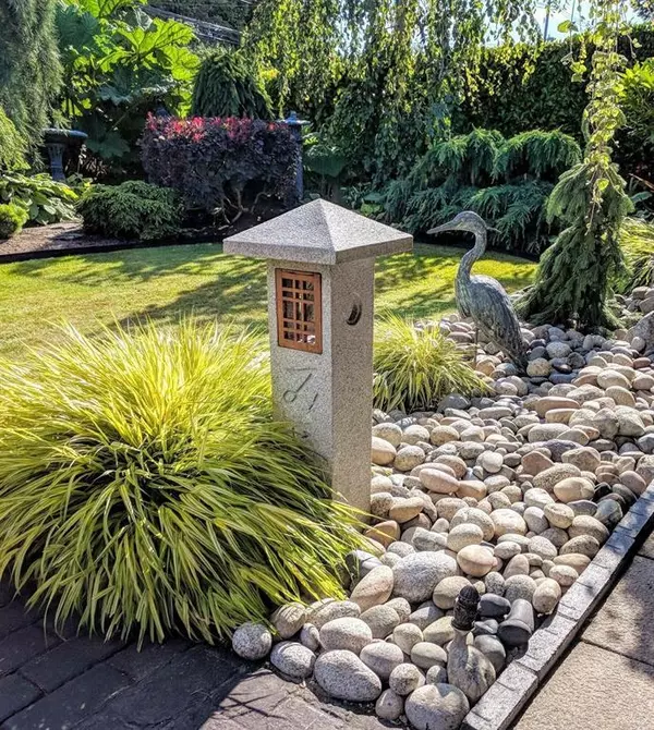 Delta, BC V4M 1B4,5231 1 AVE