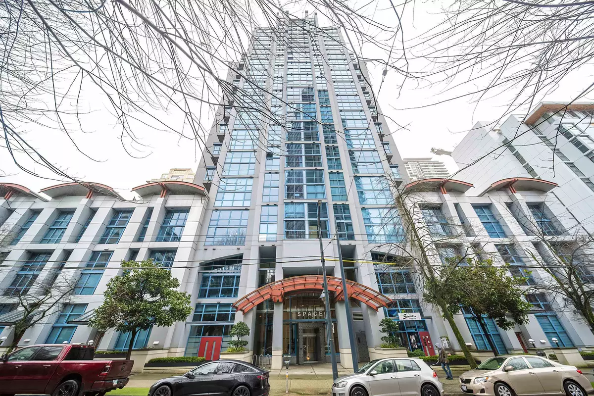 Vancouver, BC V6B 6J3,1238 Seymour ST #706